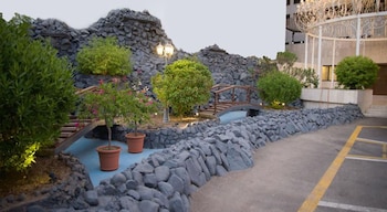 alhyatt jeddah continental hotel