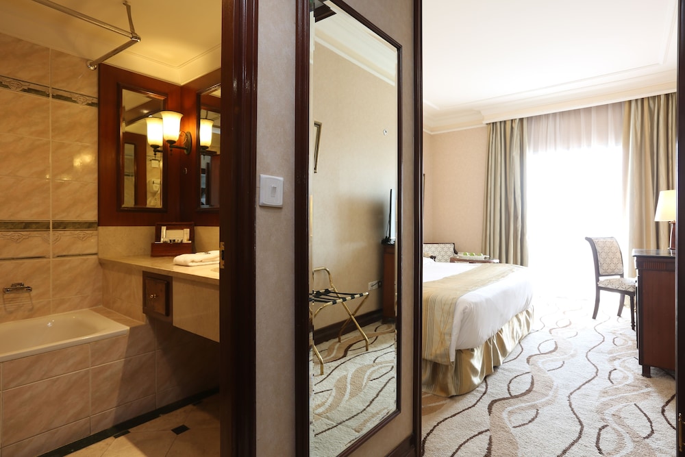 mercure hotel khamis mushait