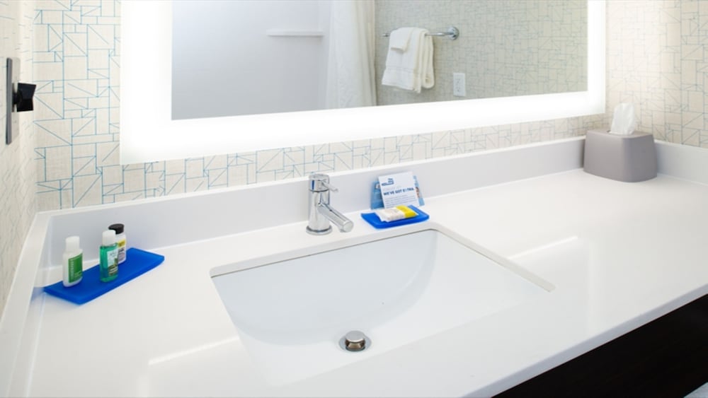 holiday inn express west cincinnati by ihg