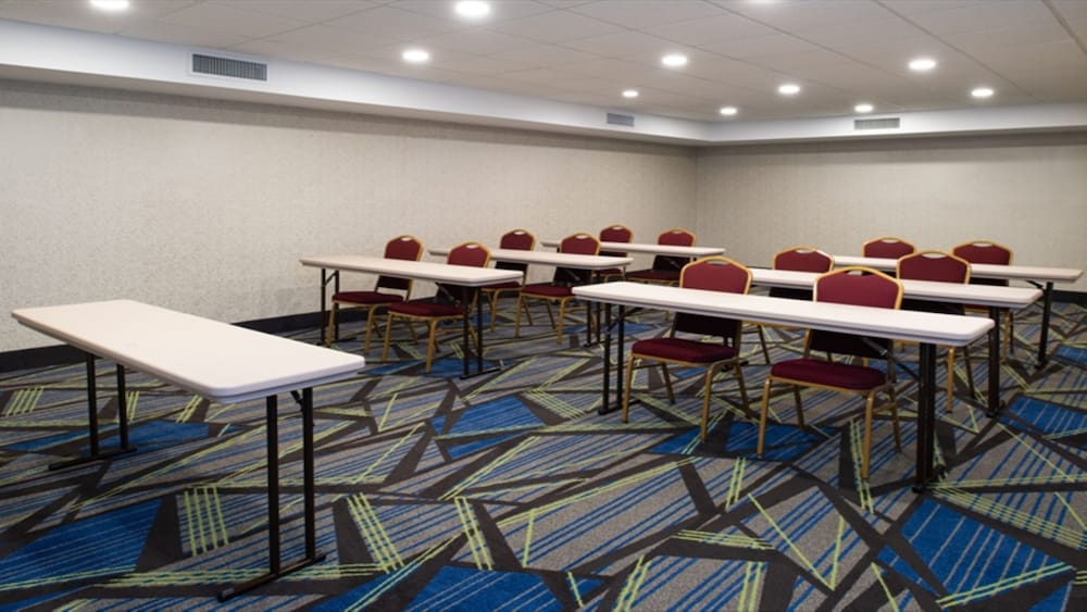holiday inn express west cincinnati by ihg