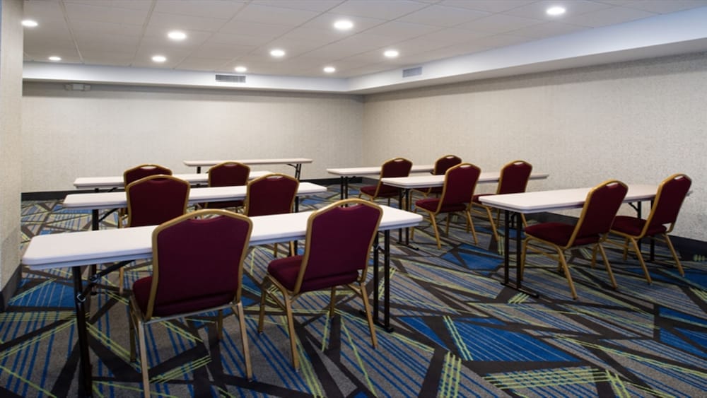 holiday inn express west cincinnati by ihg