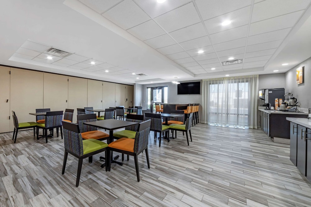 comfort inn and suites quail springs