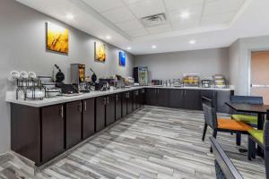 comfort inn and suites quail springs