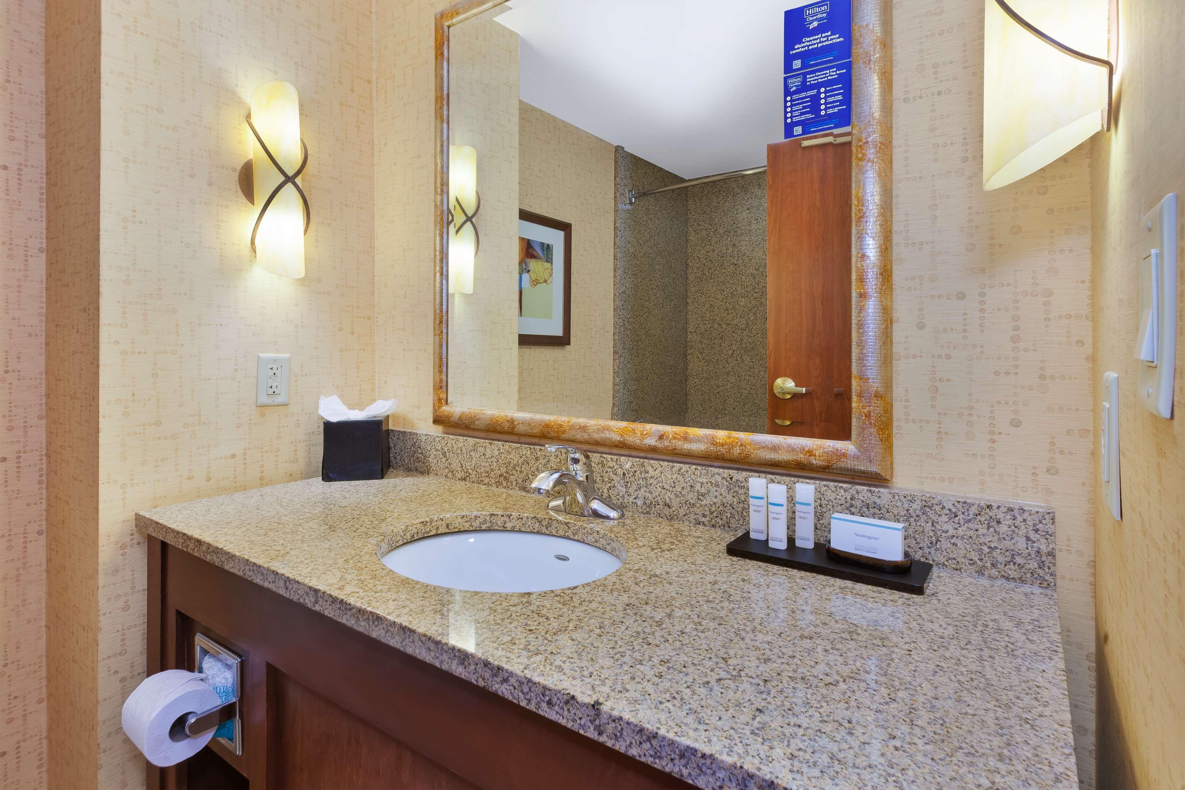 embassy suites by hilton norman hotel and conference center