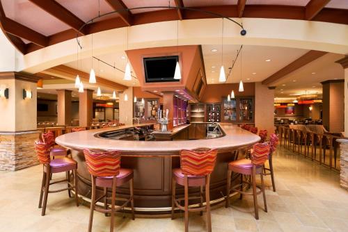 embassy suites by hilton norman hotel and conference center