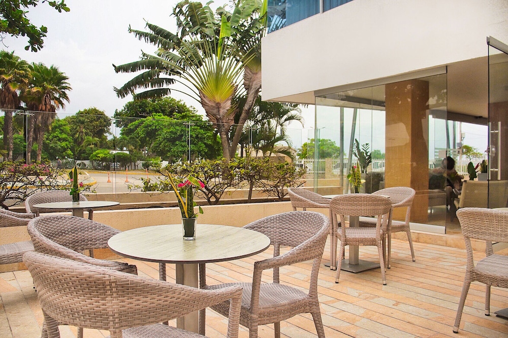 hotel oceania cartagena