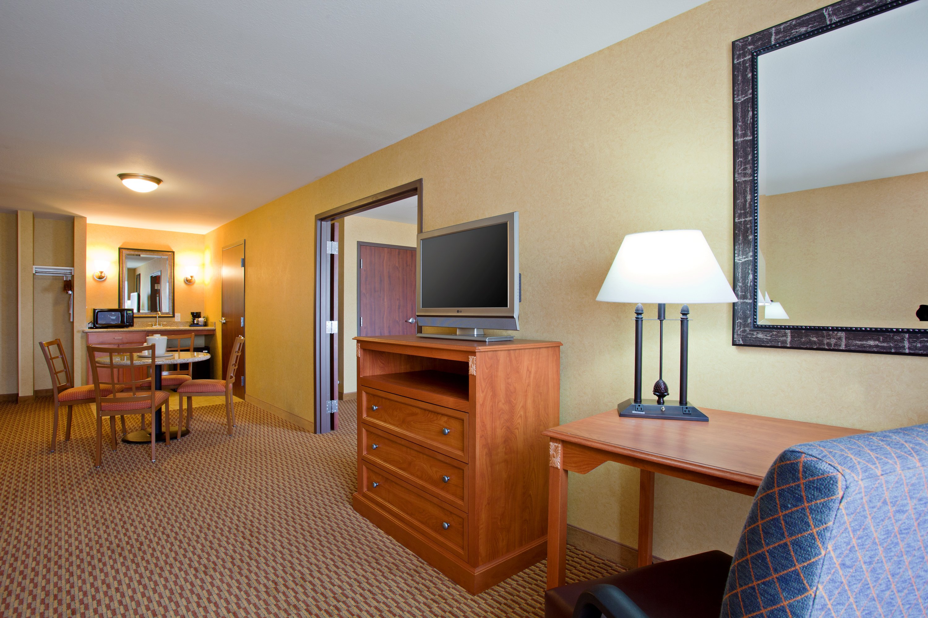 holiday inn express and suites ontario airport by ihg