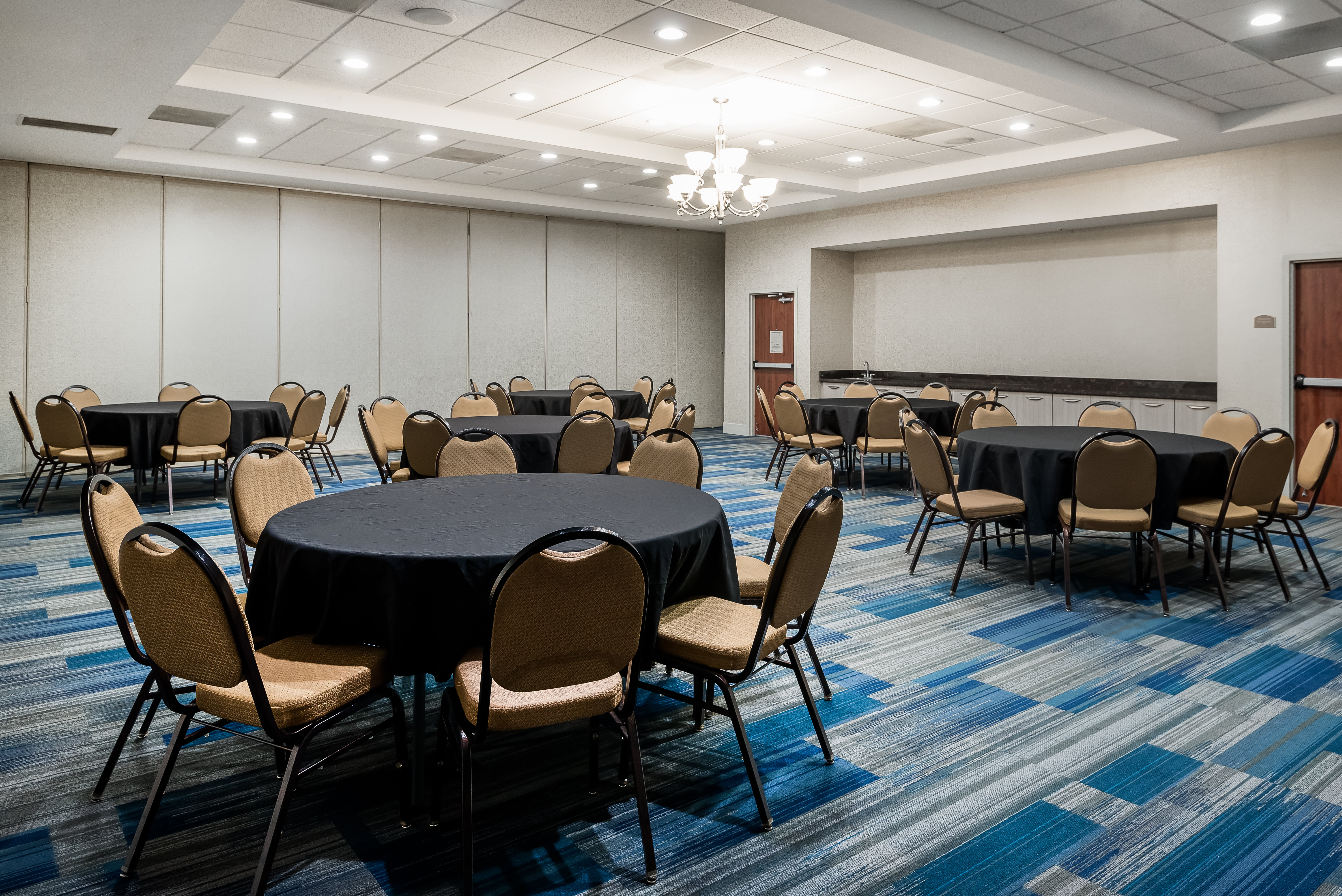 holiday inn express and suites ontario airport by ihg