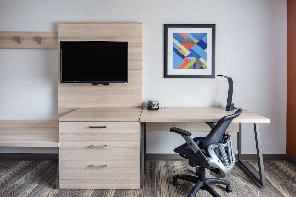 holiday inn express and suites ontario airport by ihg