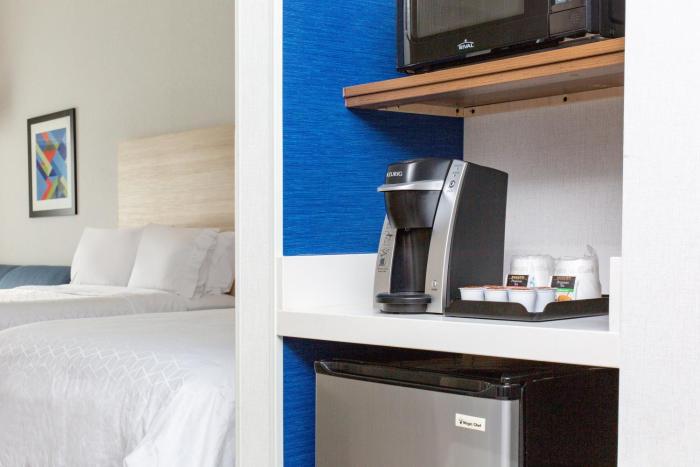 holiday inn express and suites ontario airport by ihg