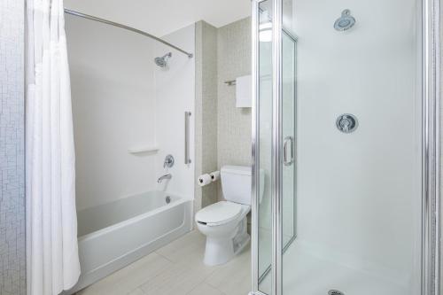 holiday inn express and suites ontario airport by ihg
