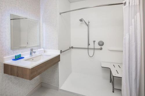 holiday inn express and suites ontario airport by ihg