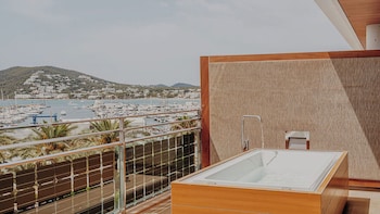 aguas de ibiza grand luxe hotel