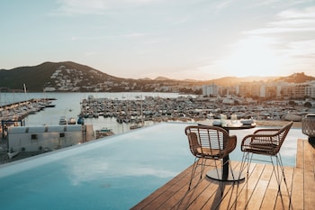 aguas de ibiza grand luxe hotel