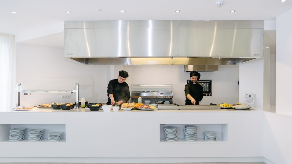 hotel thb maria isabel adults only