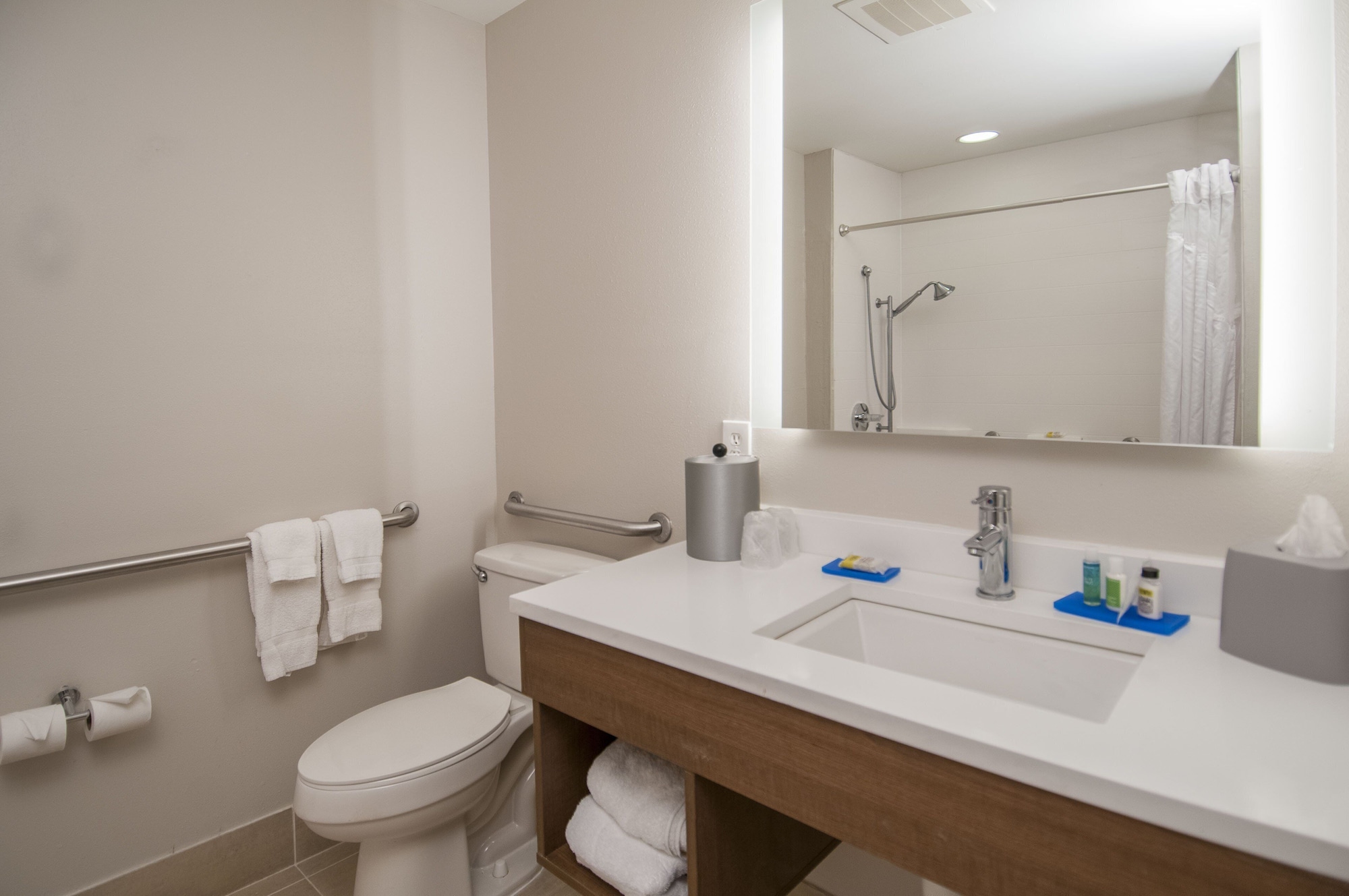 holiday inn express and suites ocean springs by ihg