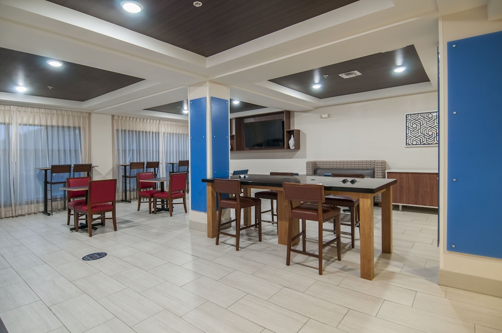 holiday inn express and suites ocean springs by ihg