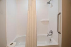 holiday inn express and suites ocean springs by ihg