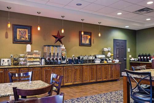 La Quinta Inn & Suites Fort Worth Ne Mall,Hurst>>Fort Worth,3 star