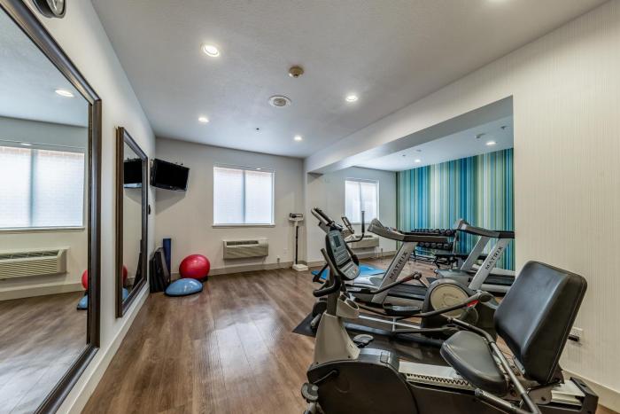 holiday inn express and suites fort worth fossil creek