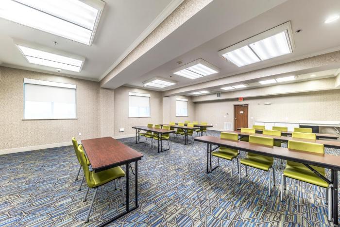 holiday inn express and suites fort worth fossil creek