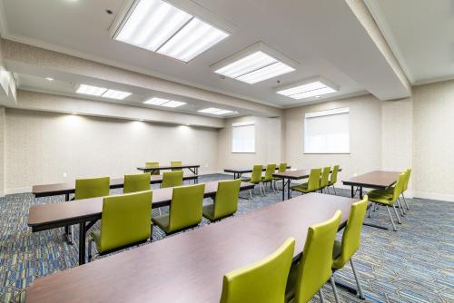 holiday inn express and suites fort worth fossil creek