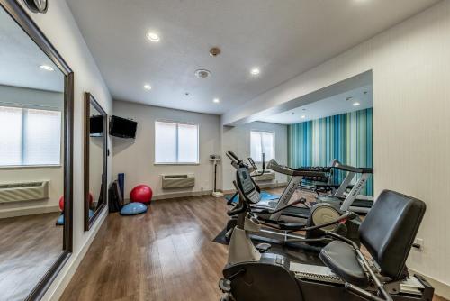 holiday inn express and suites fort worth fossil creek