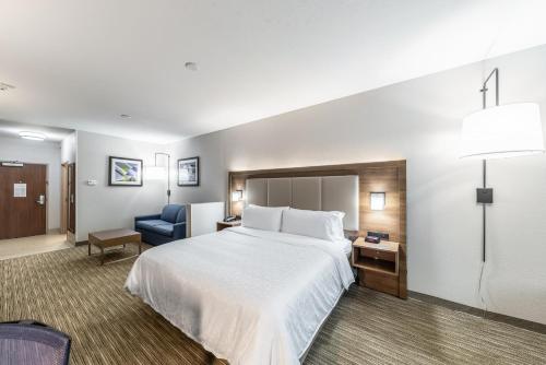holiday inn express and suites fort worth fossil creek