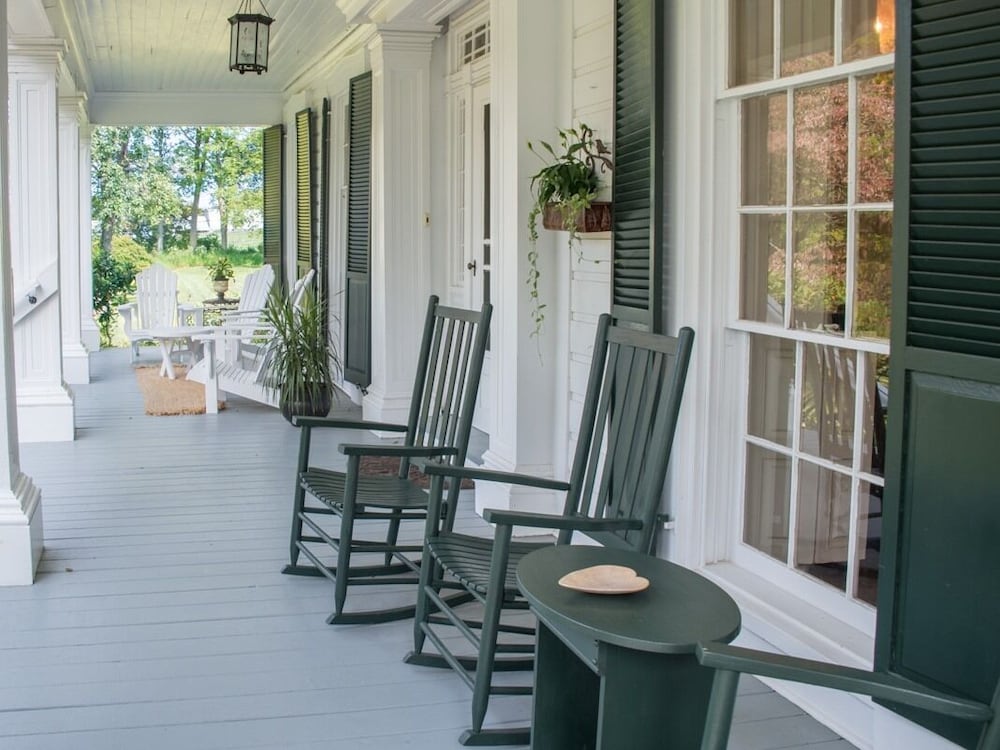 the neighbour house bandb