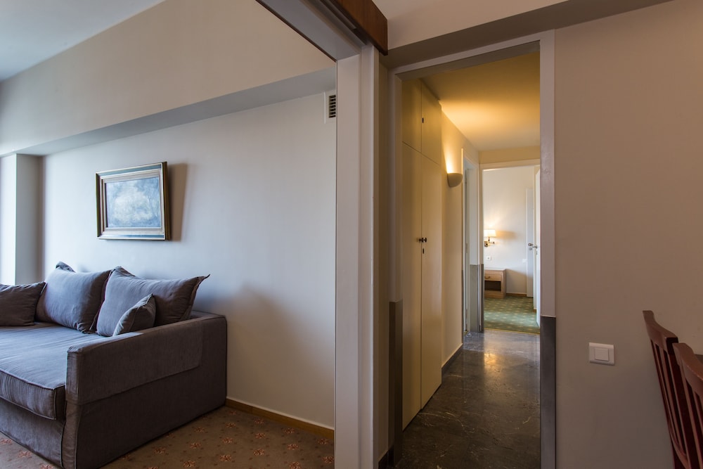 delice hotel apartments