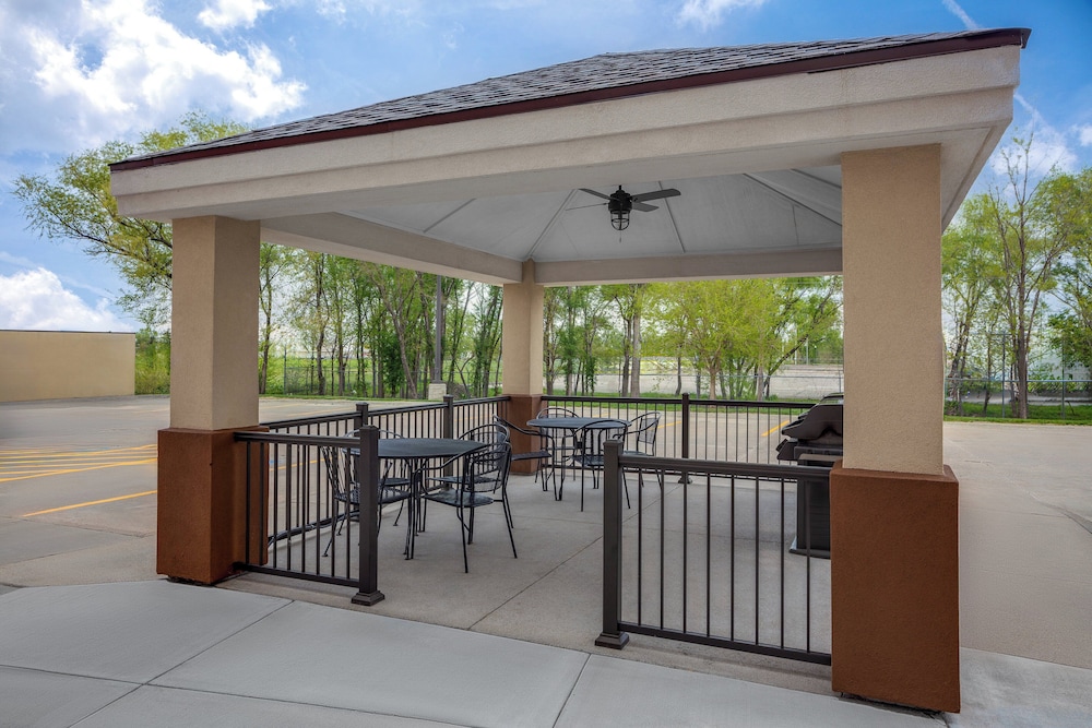 candlewood suites omaha airport by ihg