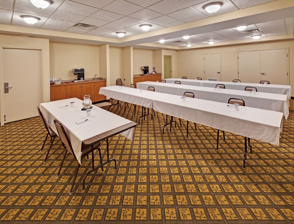 candlewood suites omaha airport by ihg