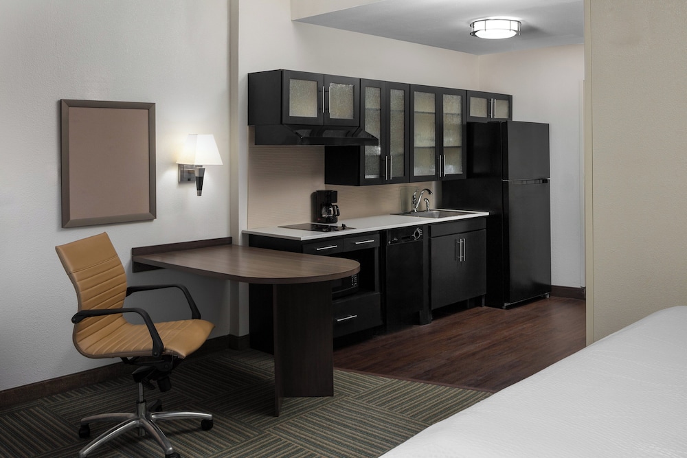 candlewood suites omaha airport by ihg