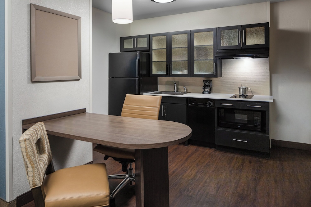 candlewood suites omaha airport by ihg