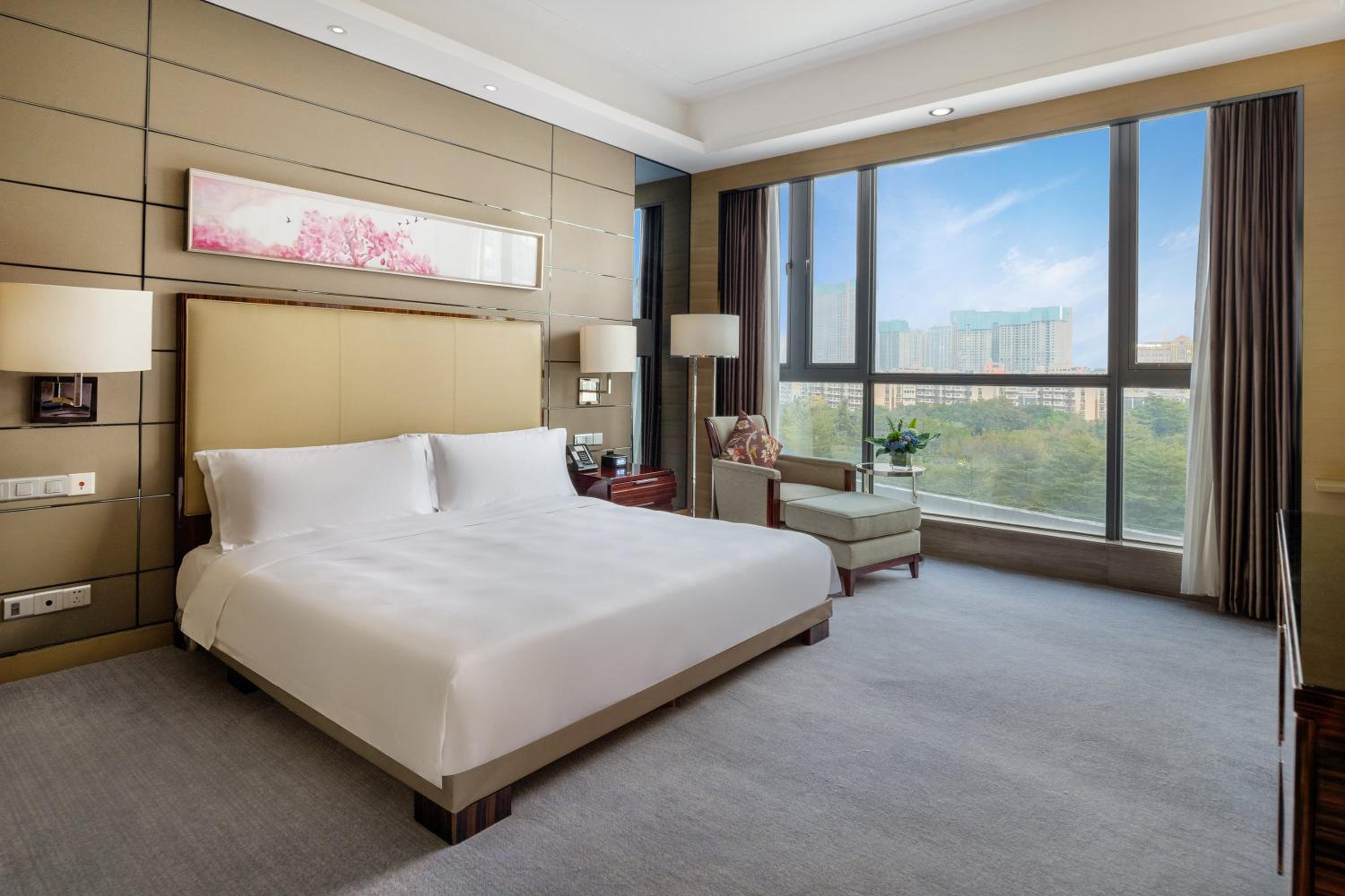 crowne plaza shenzhen longgang city centre by ihg