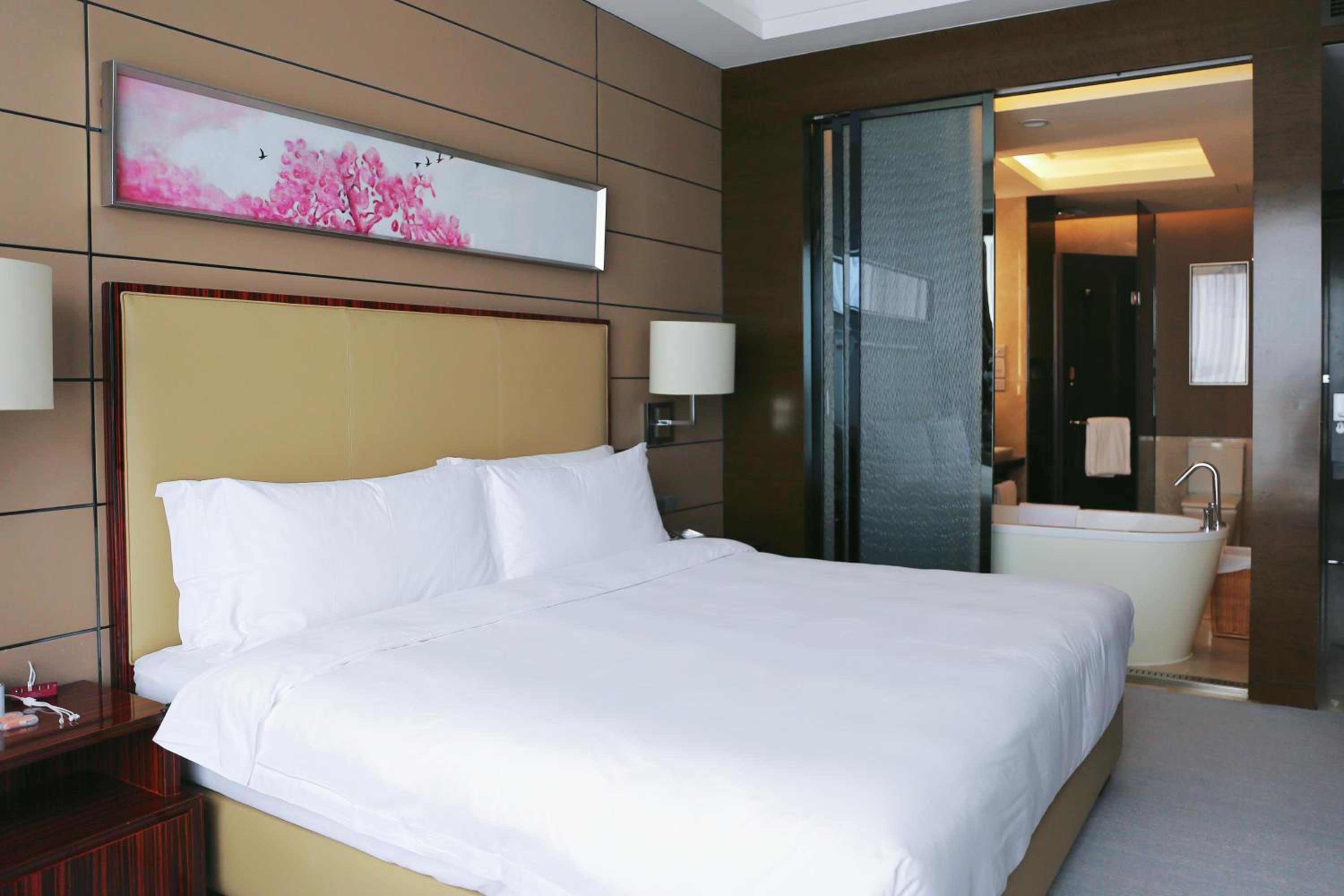 crowne plaza shenzhen longgang city centre by ihg