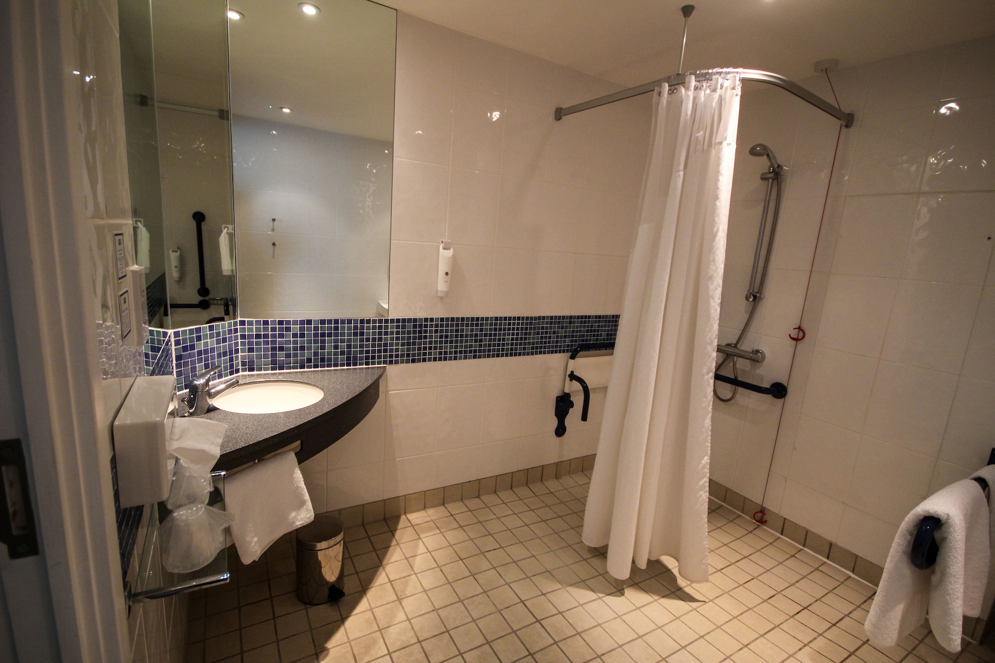 holiday inn express doncaster by ihg
