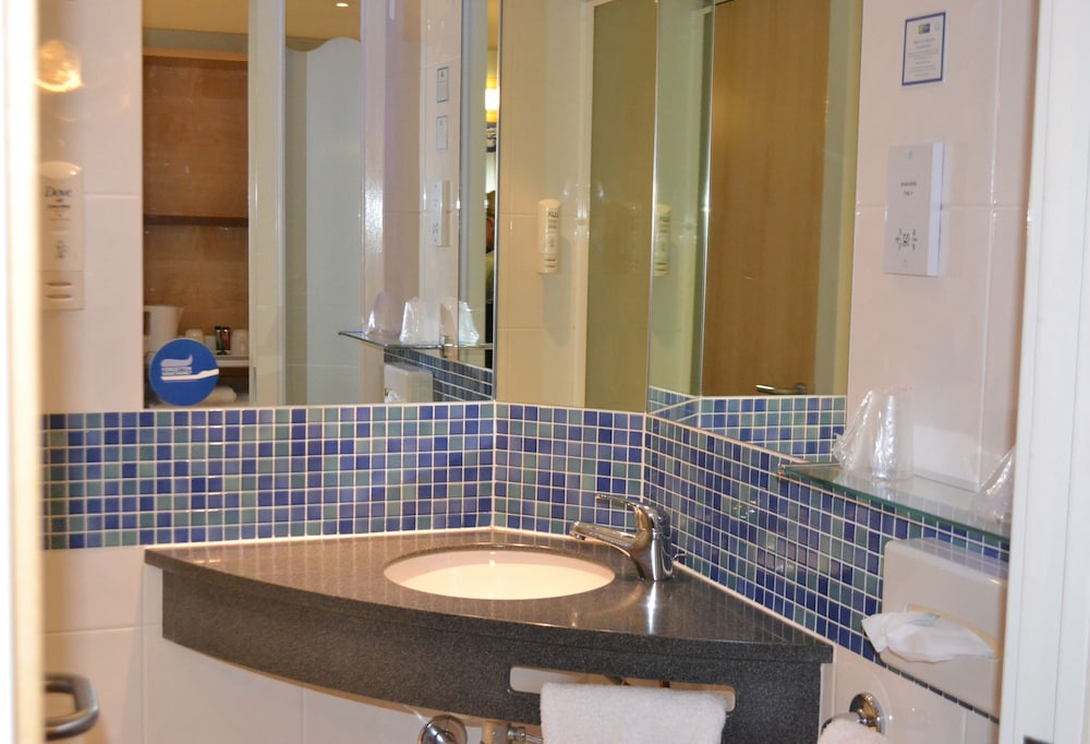 holiday inn express doncaster by ihg