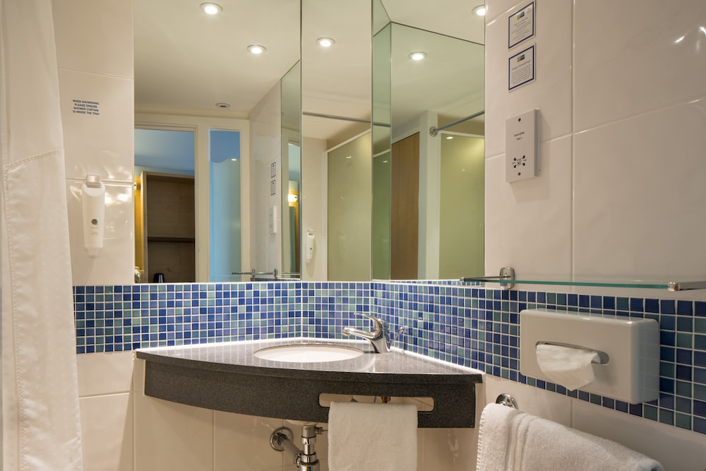 holiday inn express doncaster by ihg
