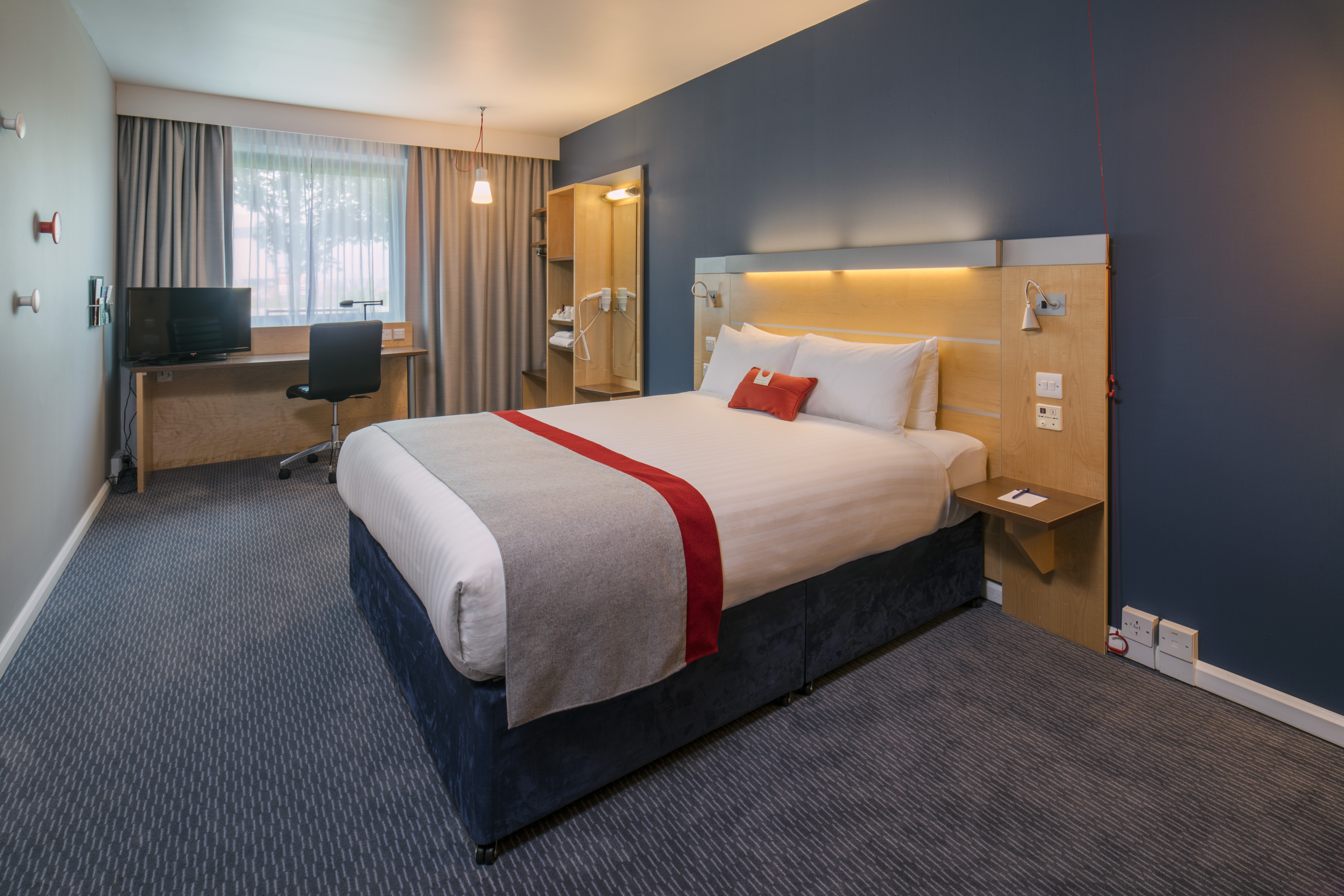 holiday inn express doncaster by ihg