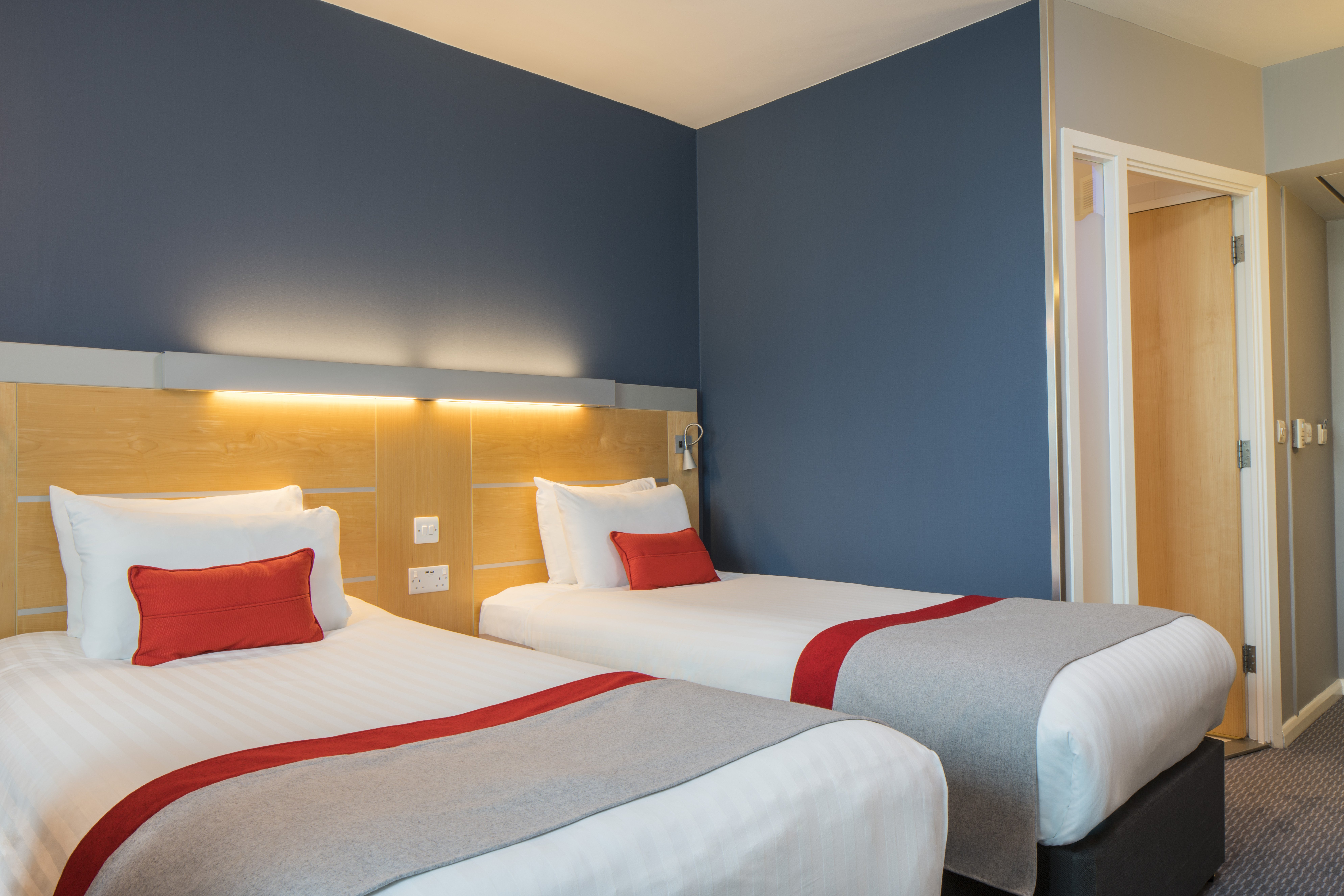 holiday inn express doncaster by ihg