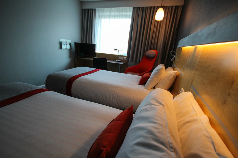 holiday inn express doncaster by ihg