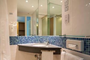 holiday inn express doncaster by ihg