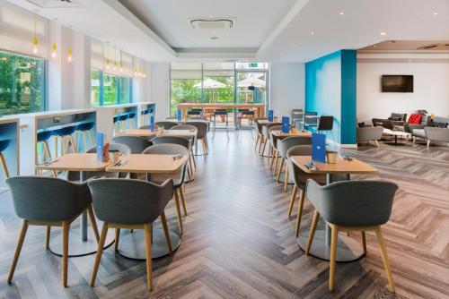 holiday inn express doncaster by ihg