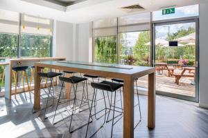 holiday inn express doncaster by ihg