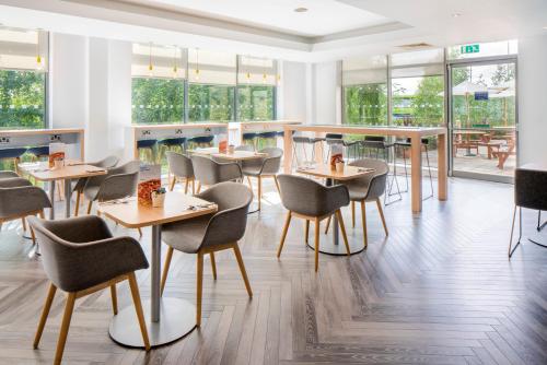 holiday inn express doncaster by ihg