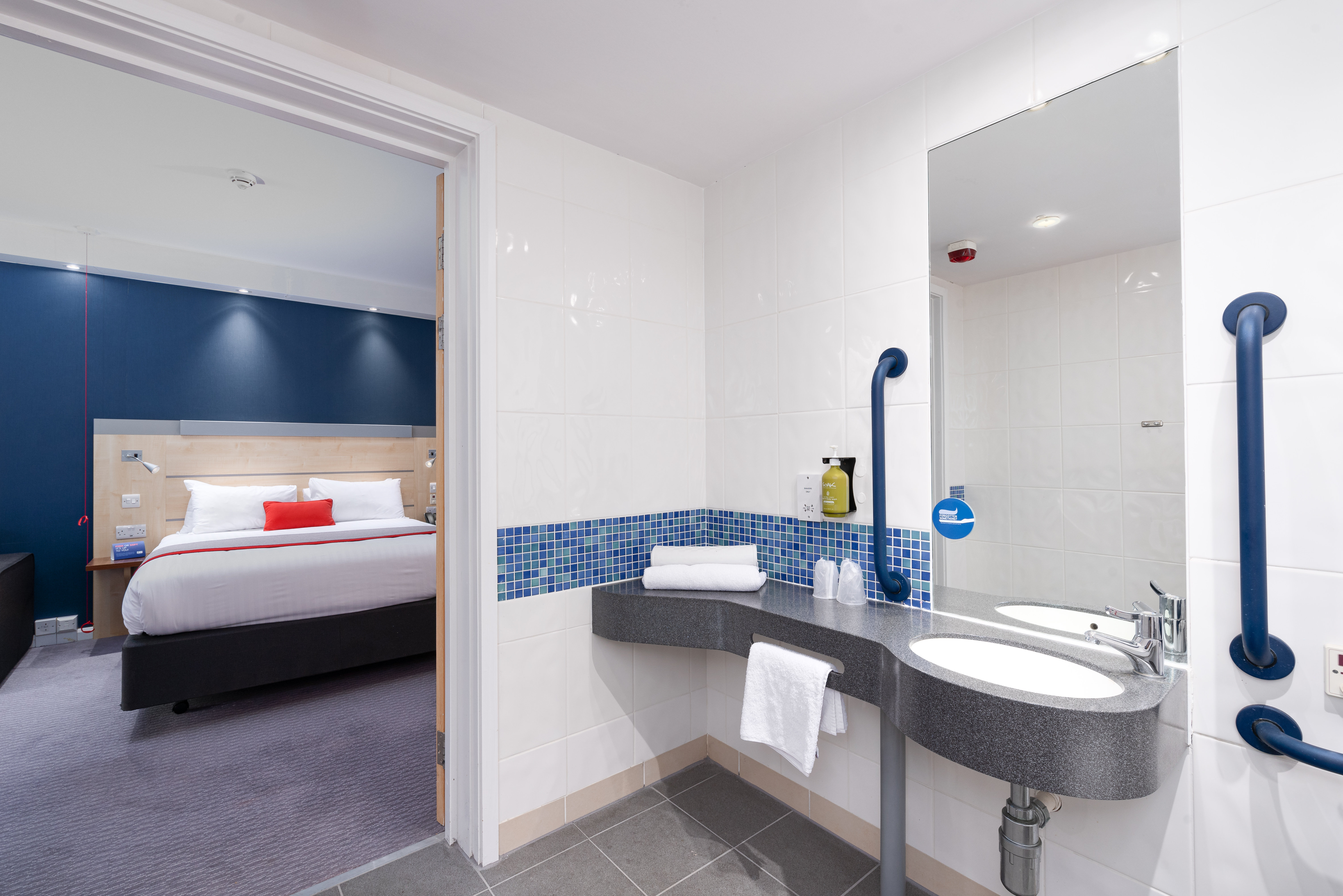 holiday inn express hotel burnley m65 jct10 by ihg