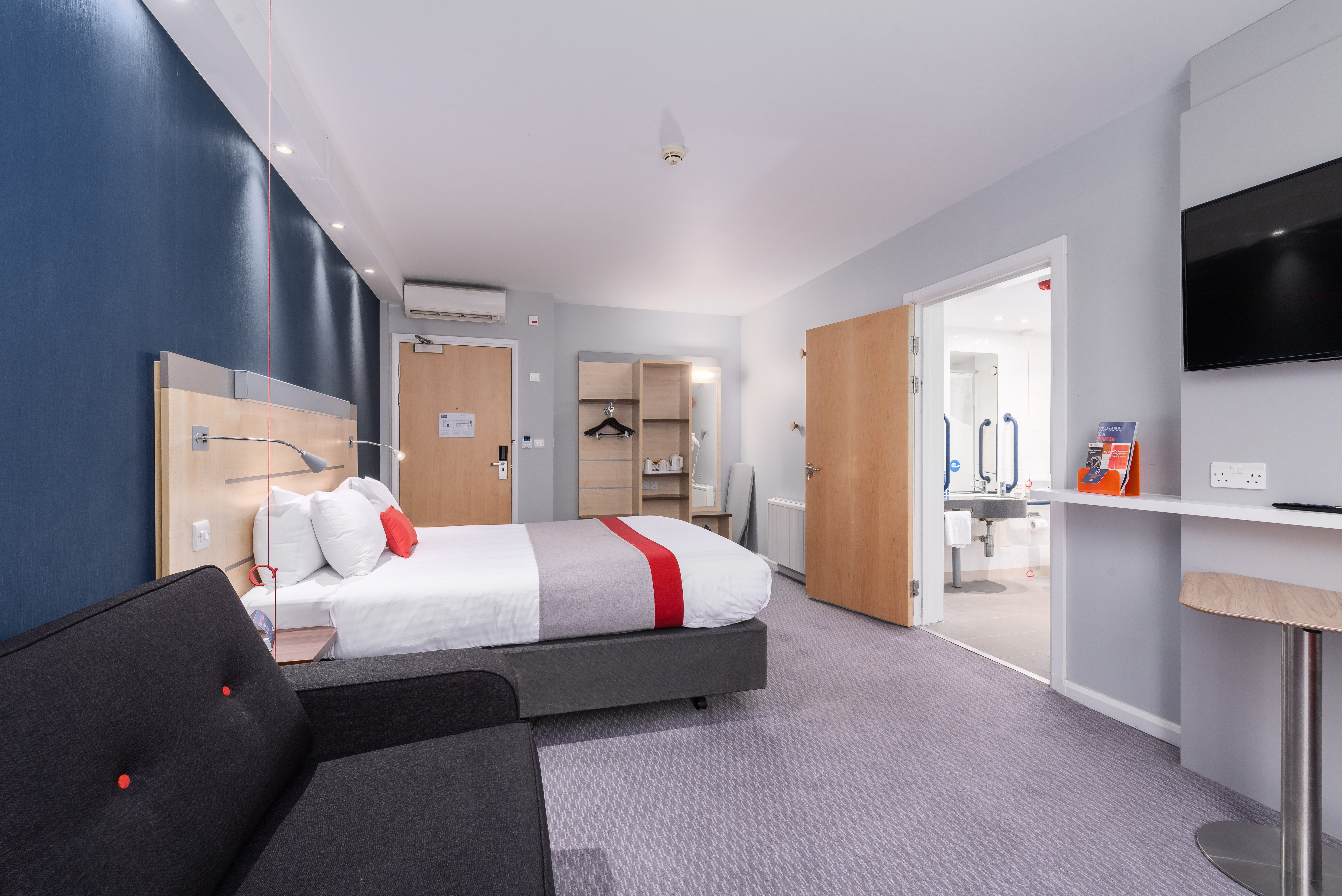 holiday inn express hotel burnley m65 jct10 by ihg