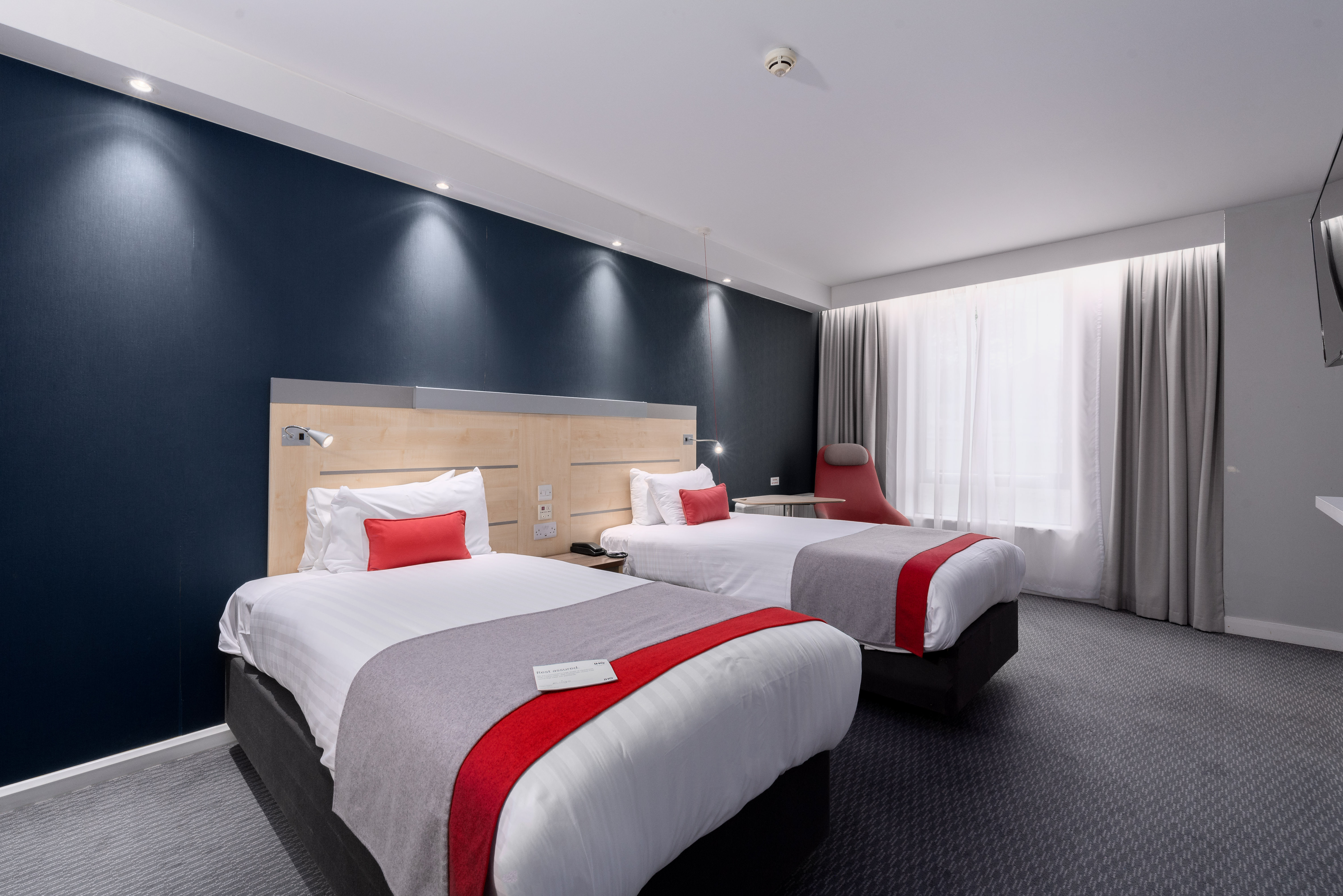 holiday inn express hotel burnley m65 jct10 by ihg