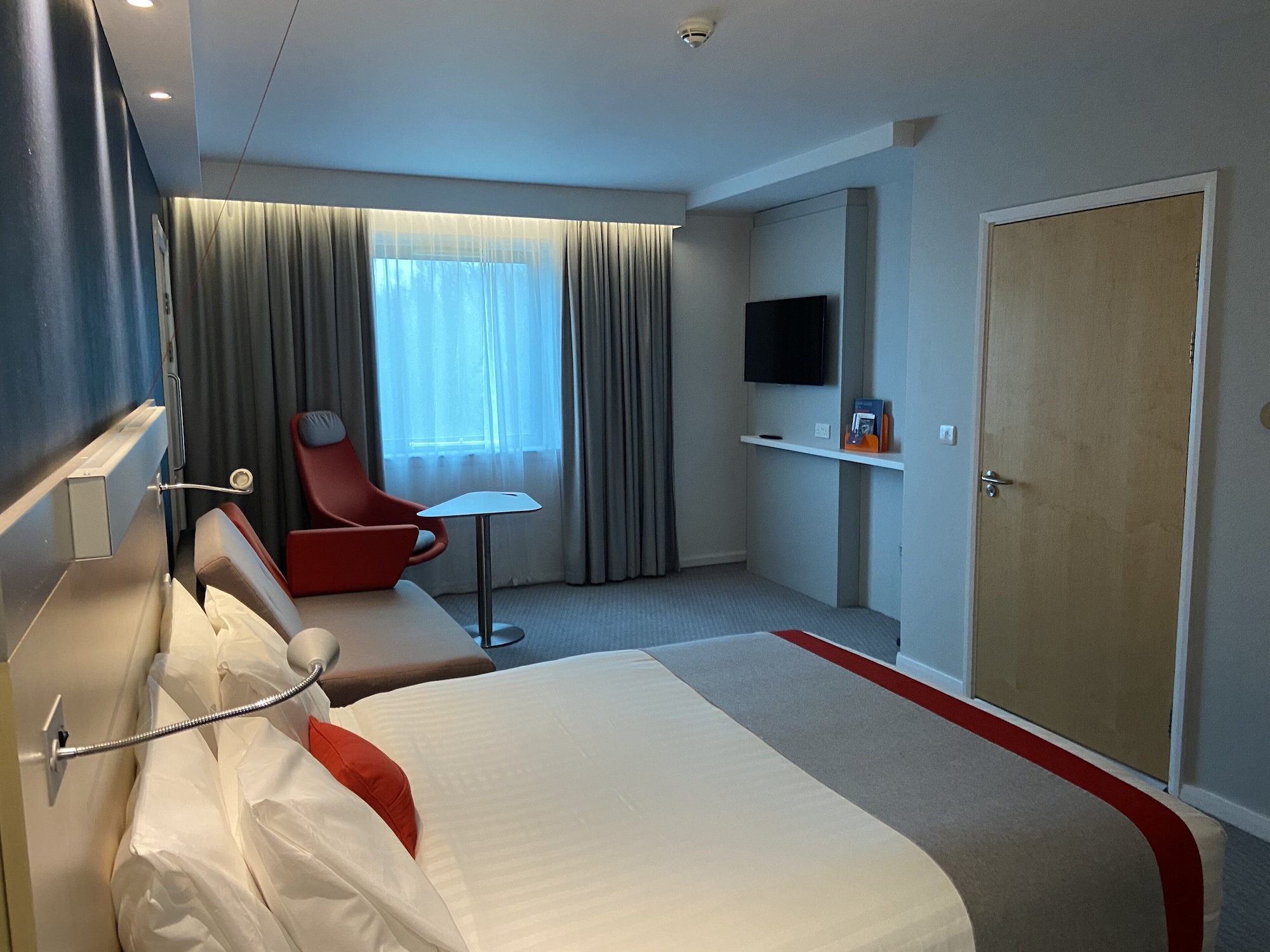 holiday inn express hotel burnley m65 jct10 by ihg